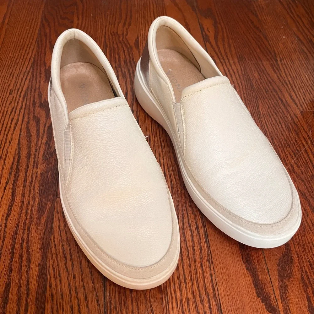 Vionic Kearny Womens 9 Cream Leather Metallic Silver Slip On Platform Sneakers - Picture 2 of 11